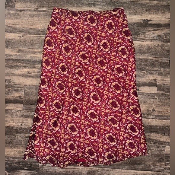 Red Pattern Flowy Maxi Skirt size 1X - Picture 3 of 6